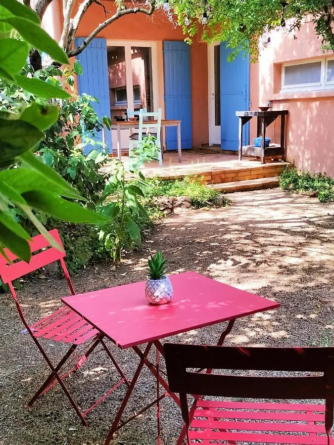 הוילה Morieres-les-Avignon Calme Et Intimite Proche Avignon Piscine Options Au Choix Privee Ou Partagee De Juin A Octobre
