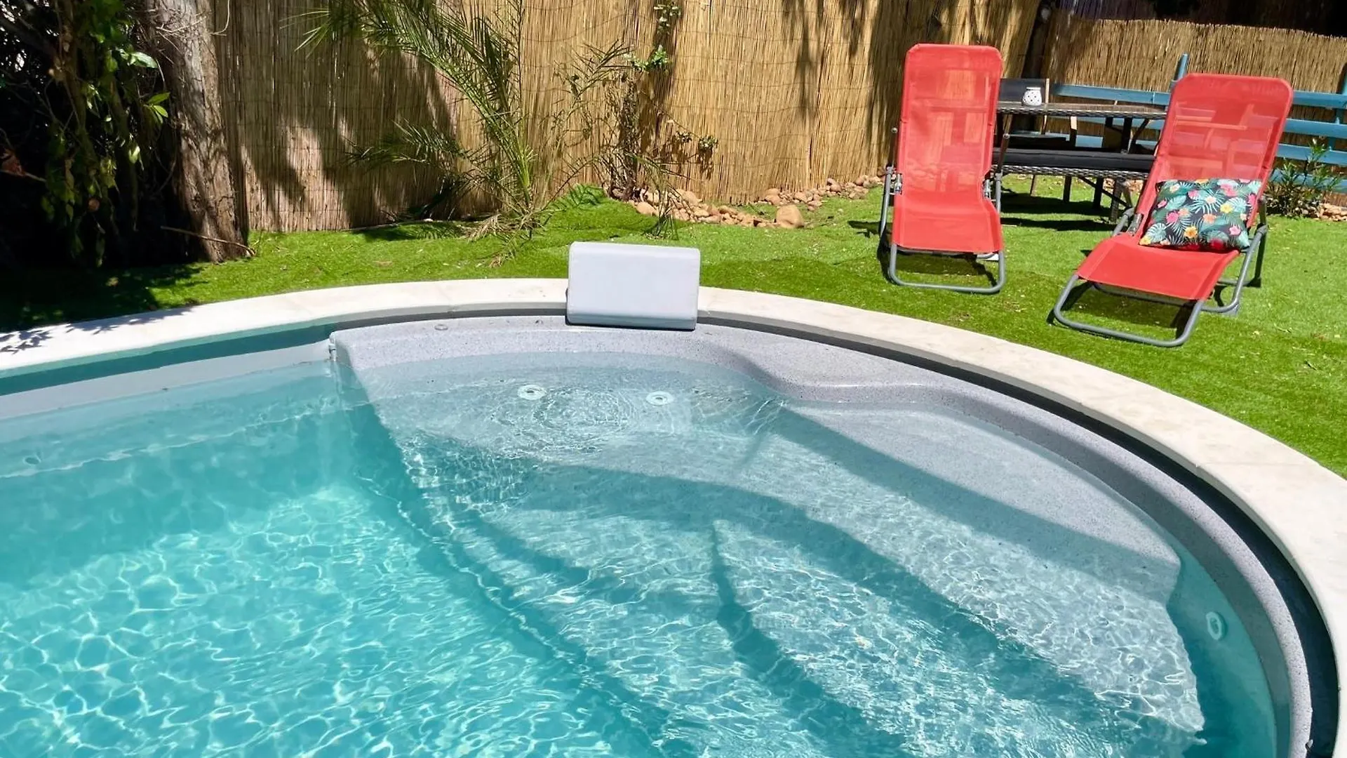 הוילה Morieres-les-Avignon Calme Et Intimite Proche Avignon Piscine Options Au Choix Privee Ou Partagee De Juin A Octobre